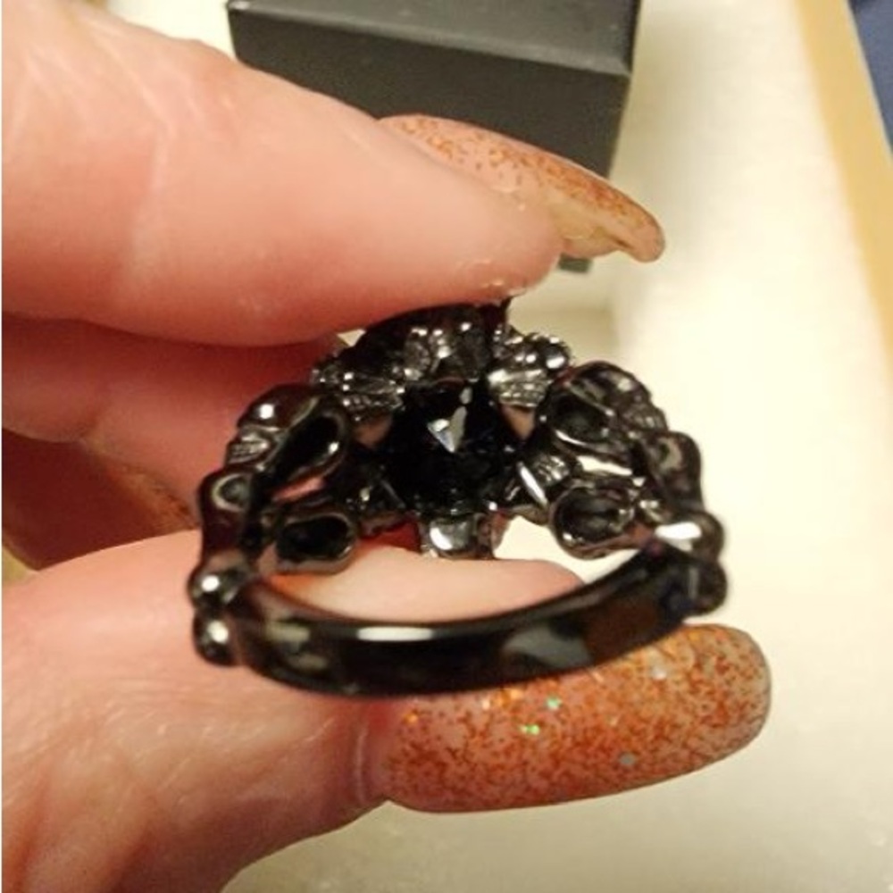 Jeulia Skull Engagement style ring - Picture 6 of 6